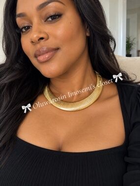 Gold-Tone Ribbed Collar Statement Necklace